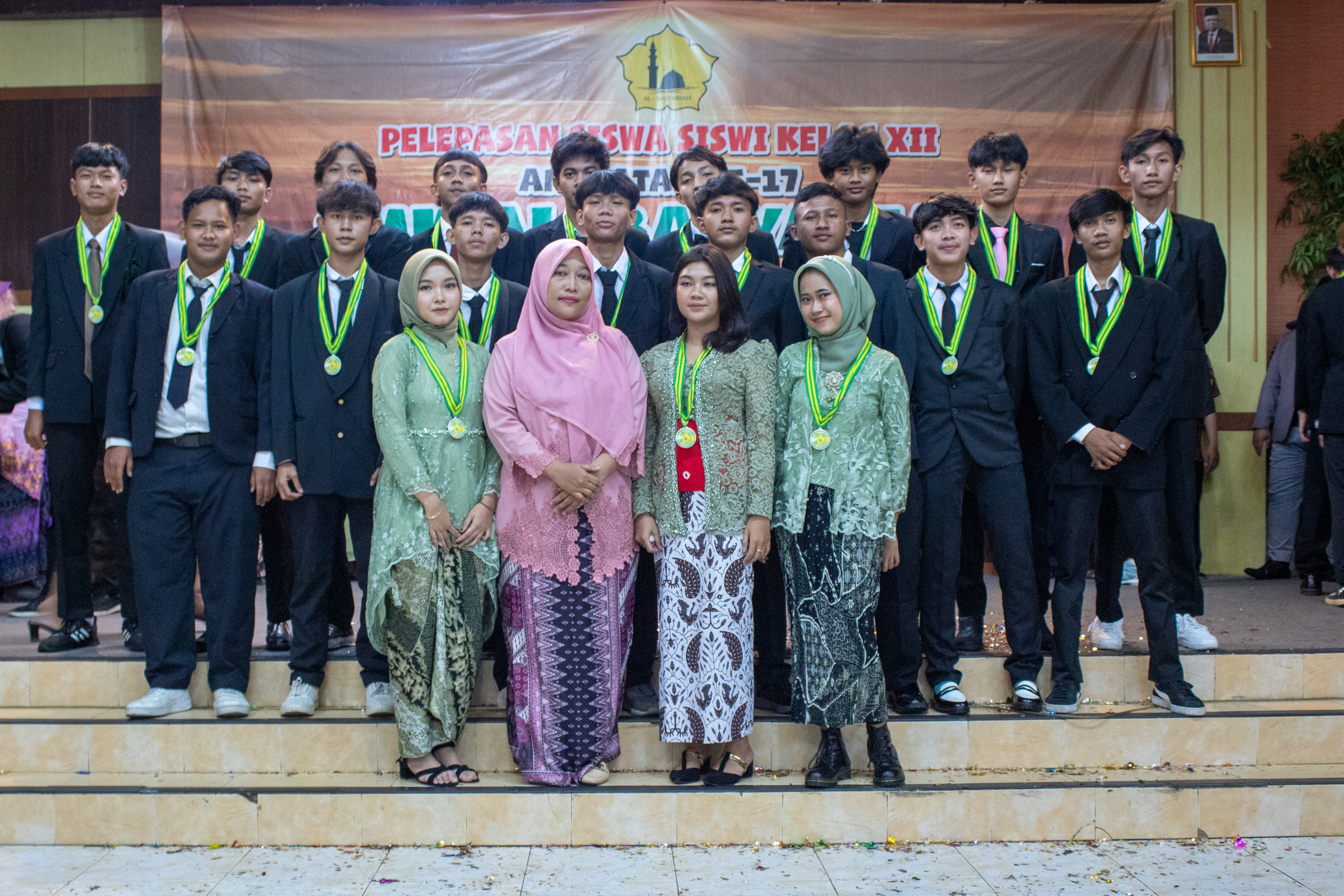 XII TKJ 4 SMK Albasyariah 2023